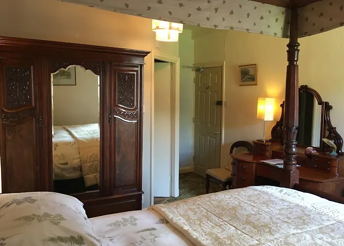 The Falcon * Arncliffe