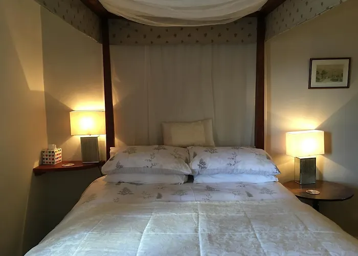 The Falcon * Arncliffe