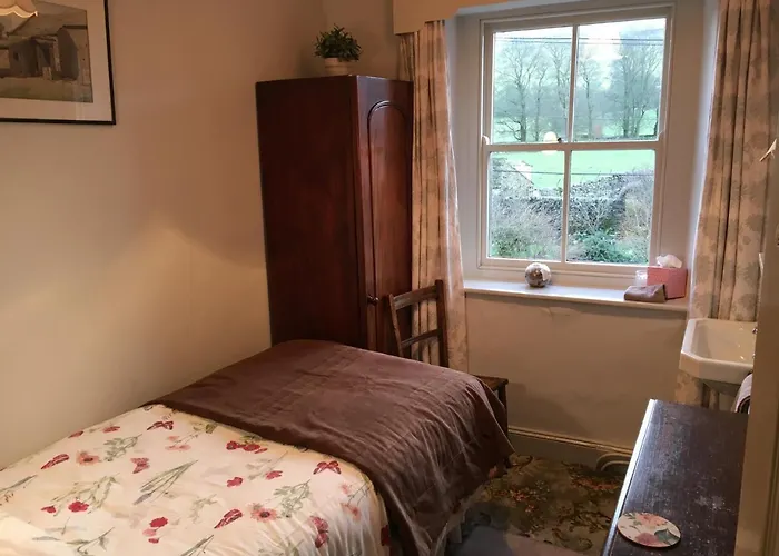 The Falcon Arncliffe